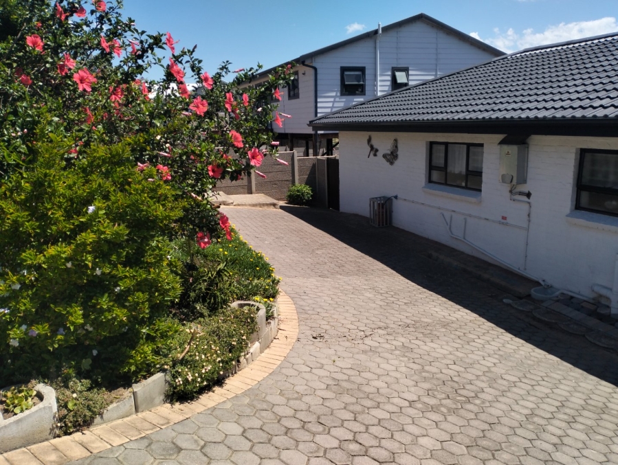 2 Bedroom Property for Sale in Reebok Western Cape